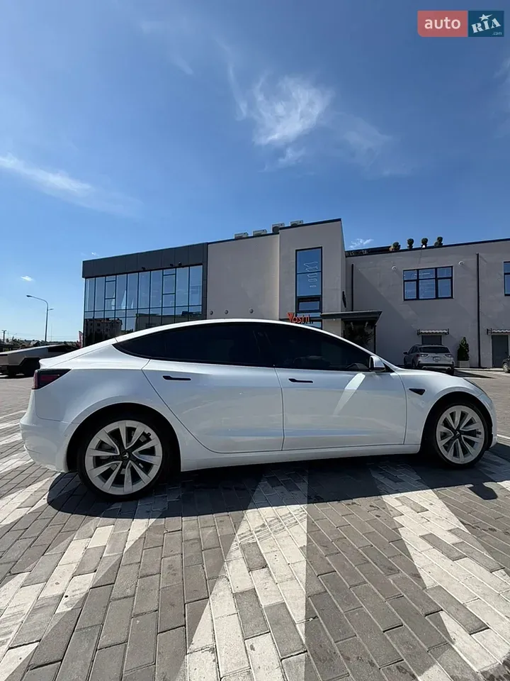 Tesla Model 3 2021 photo 4