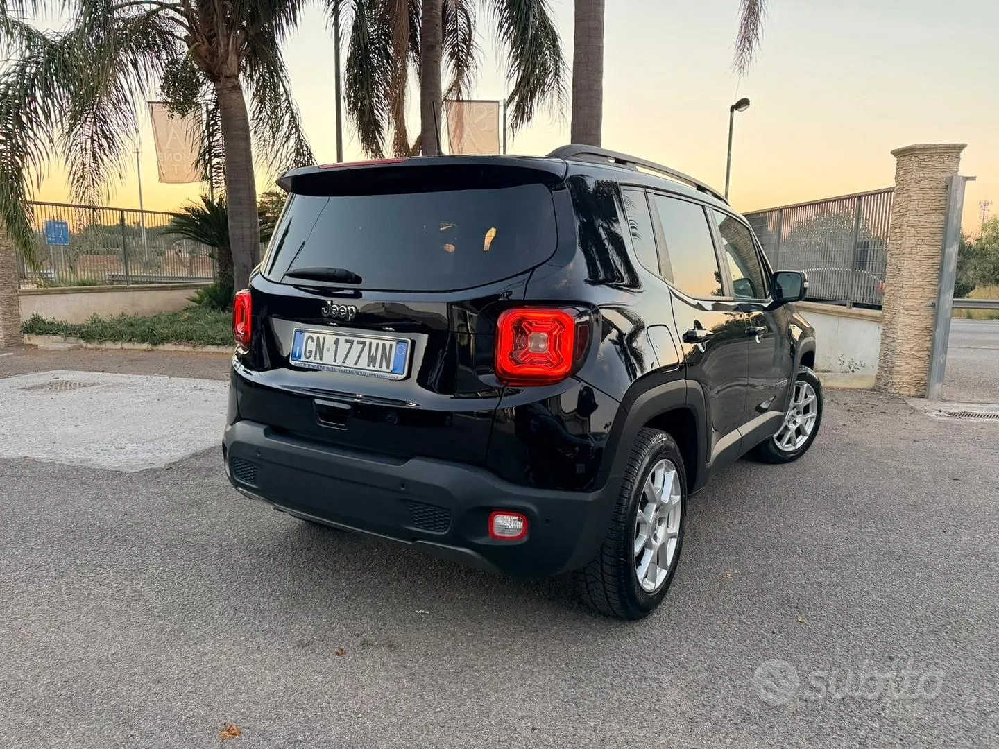 Jeep Renegade 2023 photo 2