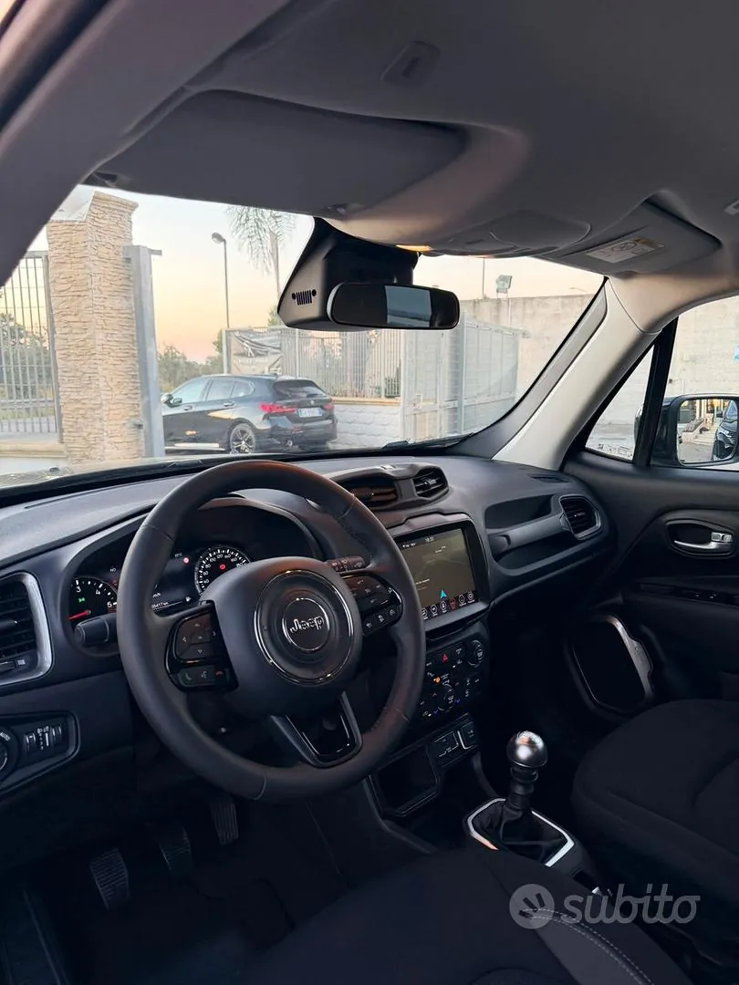 Jeep Renegade 2023 photo 3