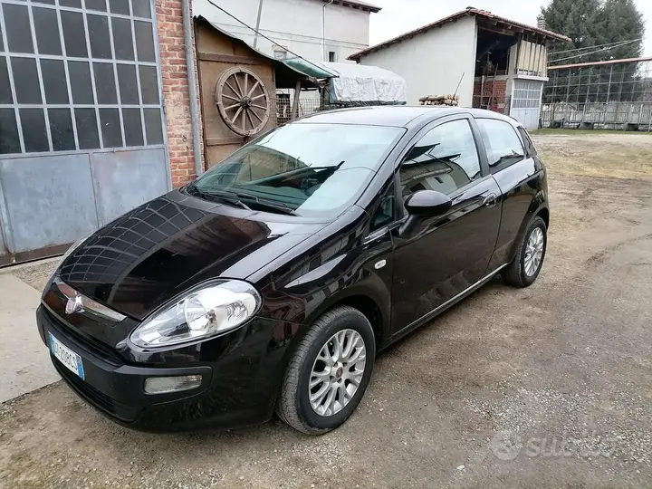 Fiat Punto Evo 2009 photo 2