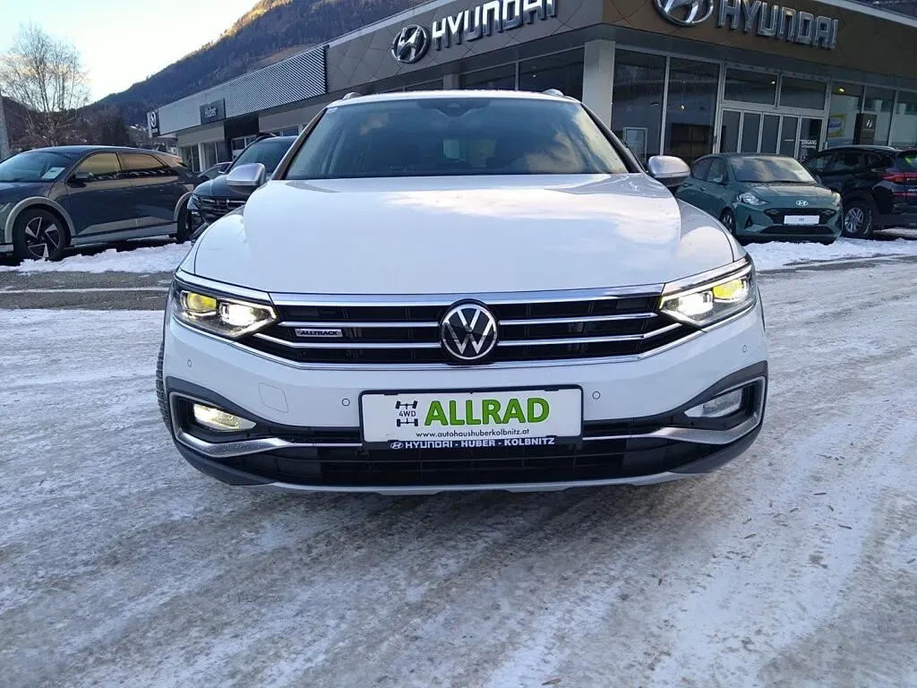 Volkswagen Passat 2022 photo 3
