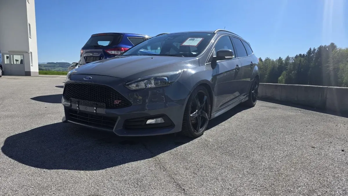 Ford Focus 2017 photo 2