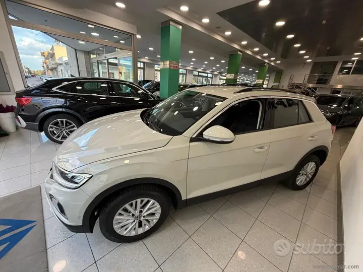 Volkswagen T-Roc 2022 photo 3