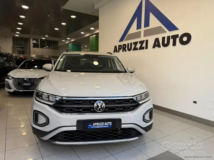 Volkswagen T-Roc 2022 photo 2