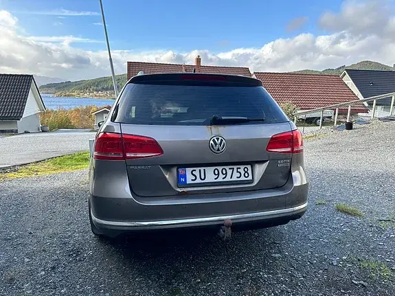 Volkswagen Passat 2011 photo 3