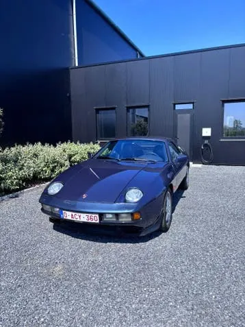 Porsche 928
