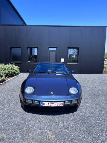 Porsche 928 1985 photo 2