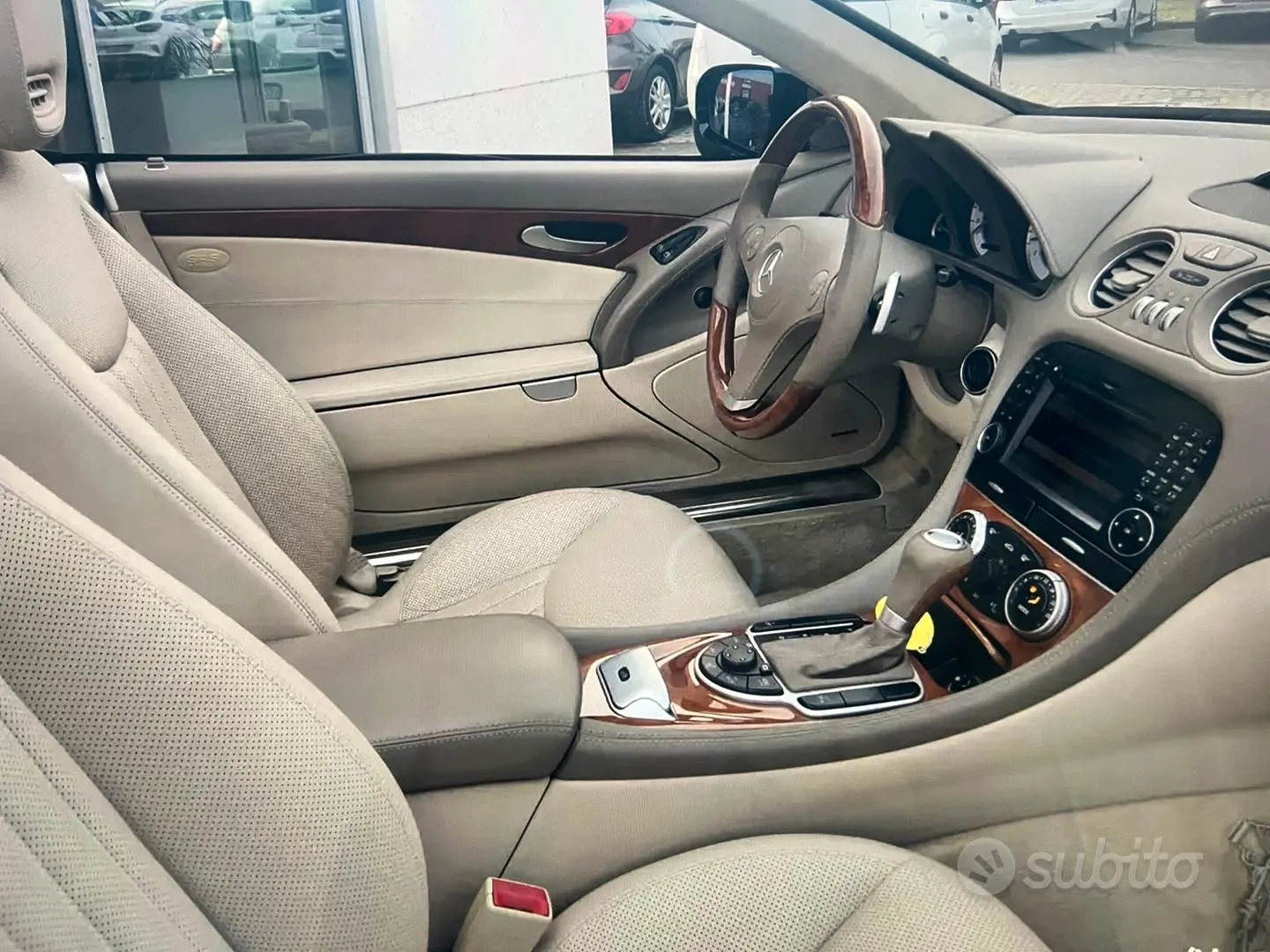Mercedes-Benz 350 Sl 2010 photo 4