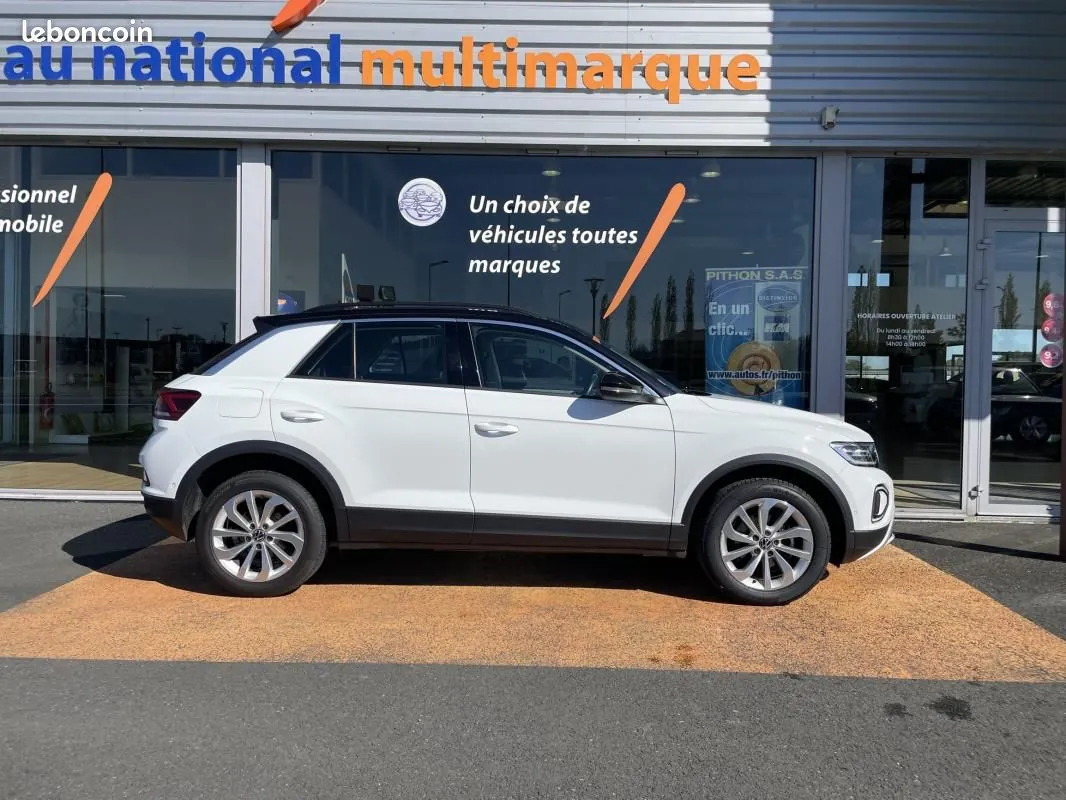 Volkswagen T-Roc 2022 photo 2