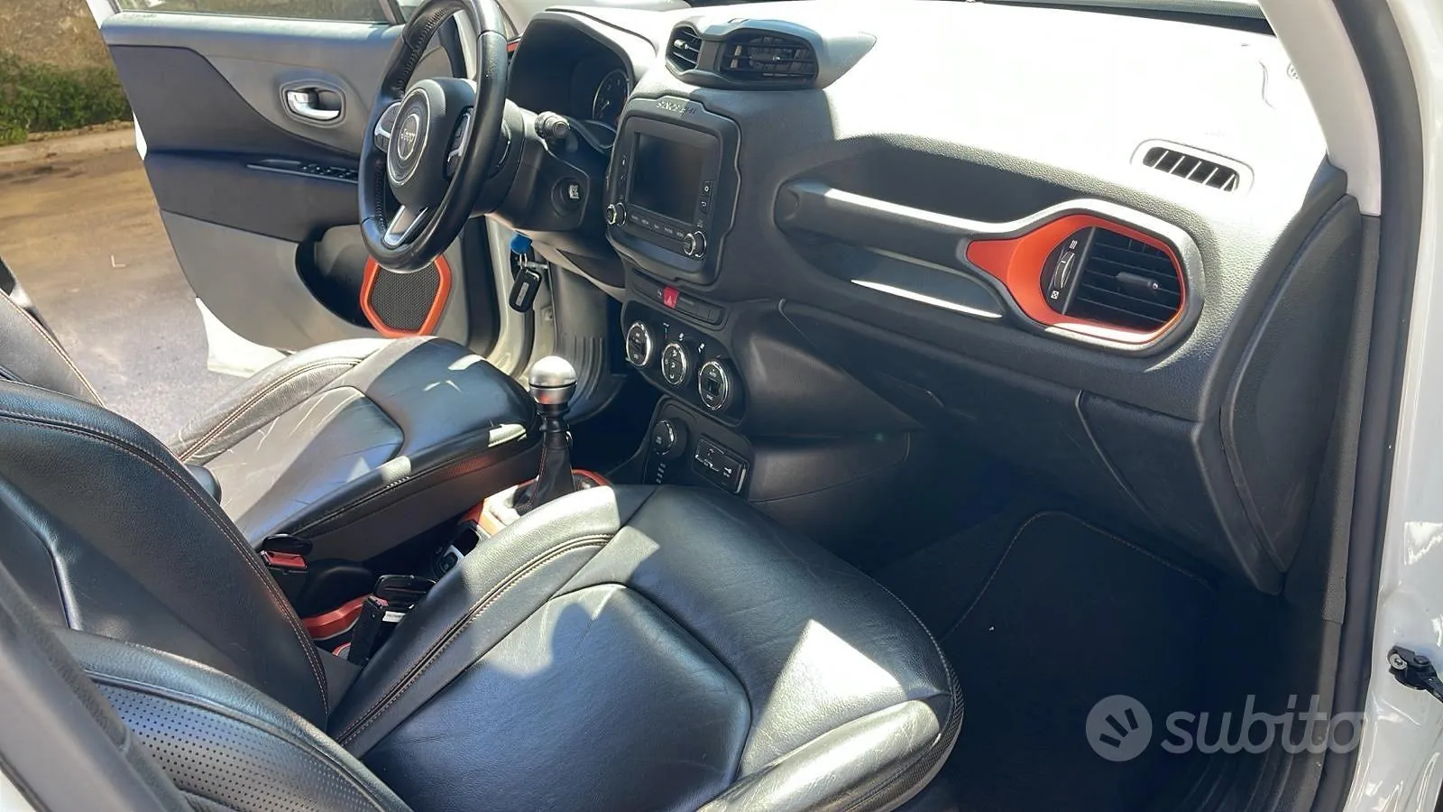 Jeep Renegade 2014 photo 4
