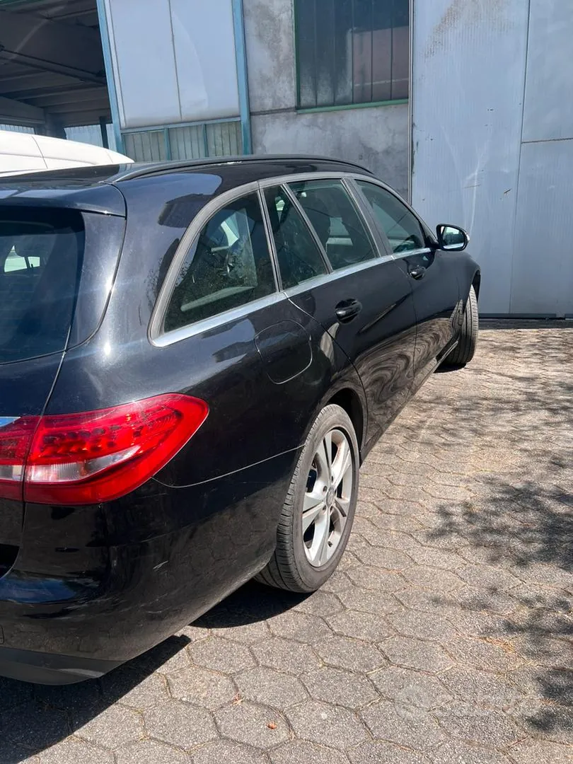 Mercedes-Benz C180 2015 photo 5