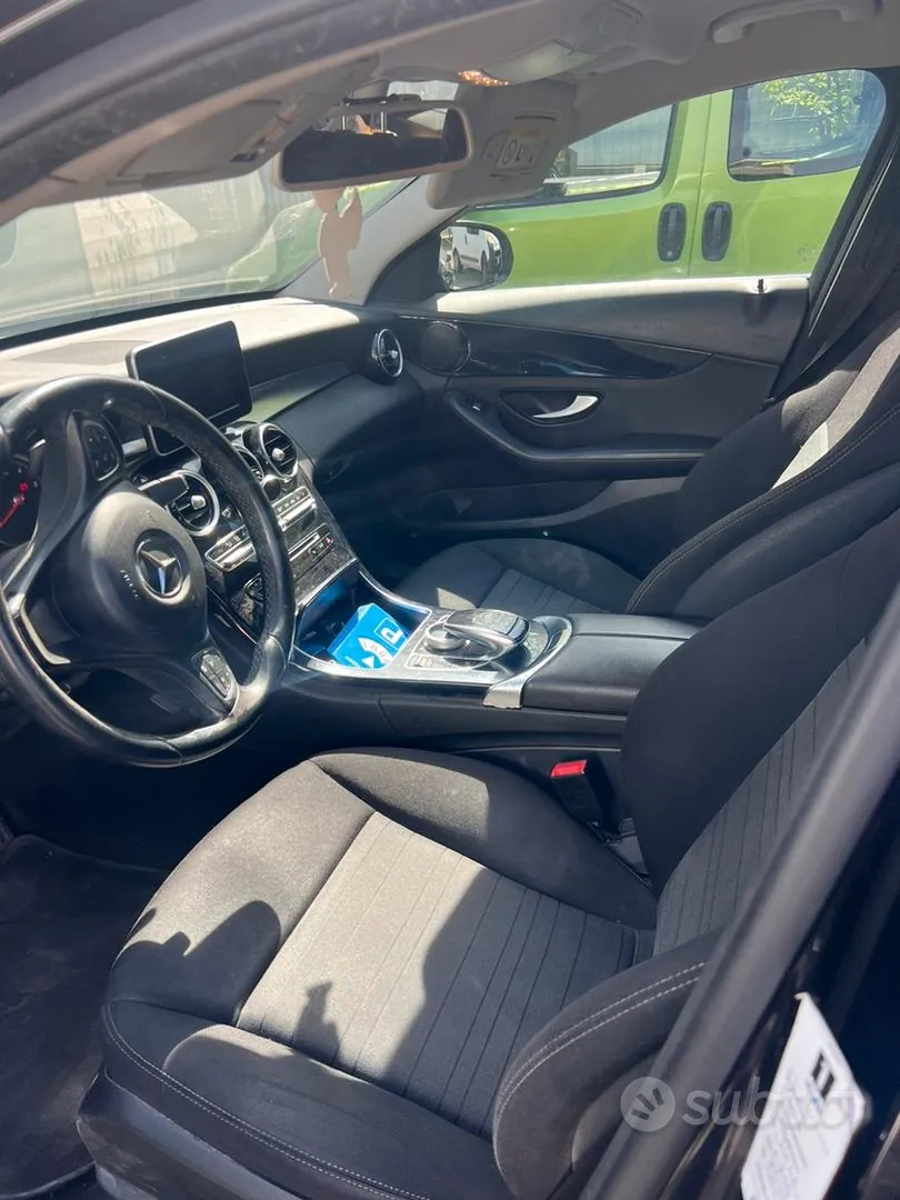Mercedes-Benz C180 2015 photo 4
