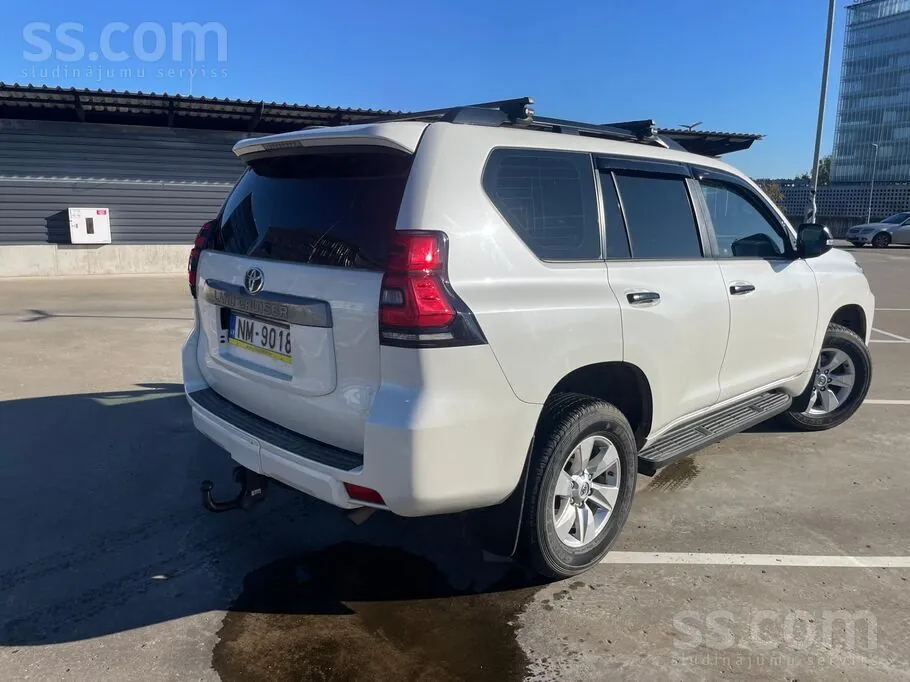 Toyota Land Cruiser 2023 photo 3