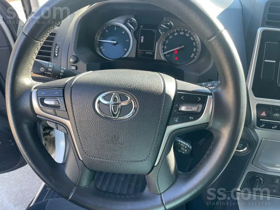 Toyota Land Cruiser 2023 photo 5