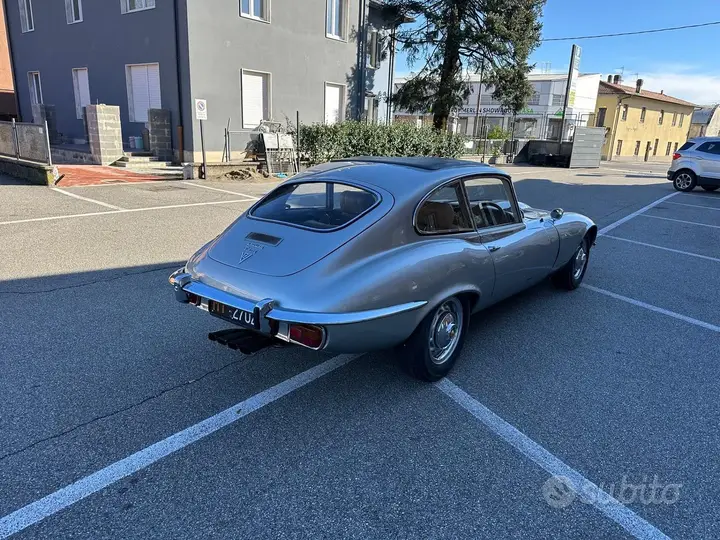 Jaguar E-Type 1972 photo 4