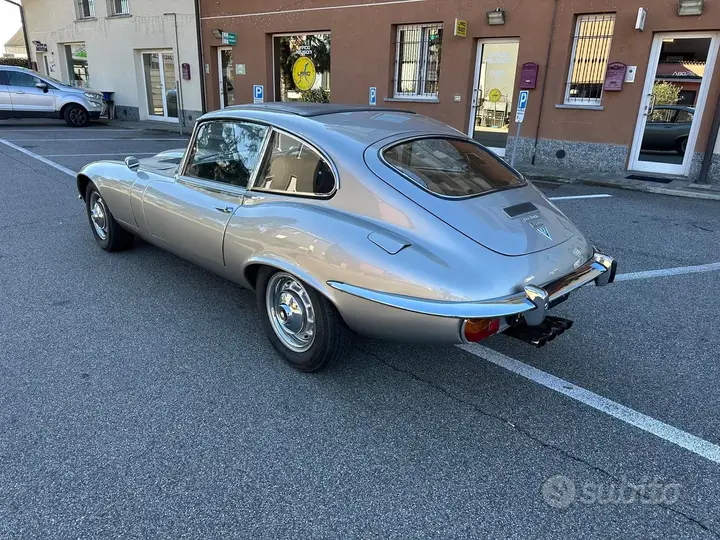 Jaguar E-Type 1972 photo 3