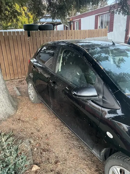 Mazda 2 2013 photo 2