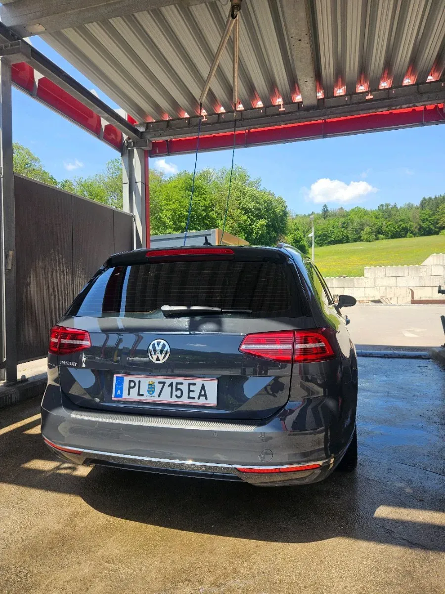 Volkswagen Passat 2018 photo 2