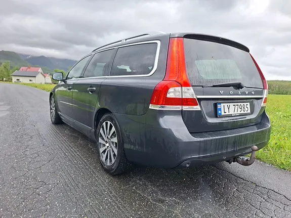 Volvo V70 2015 photo 2