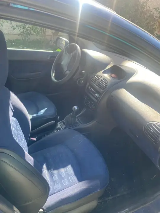 Peugeot 207 2002 photo 2