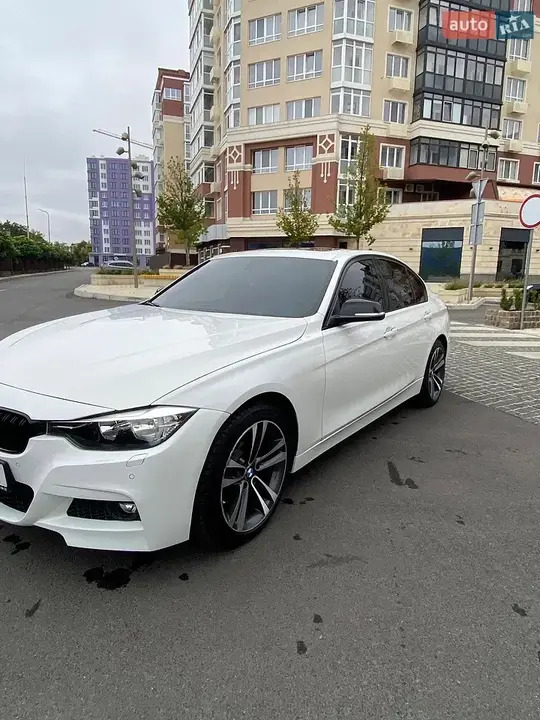 BMW 3 Series 2016 photo 3
