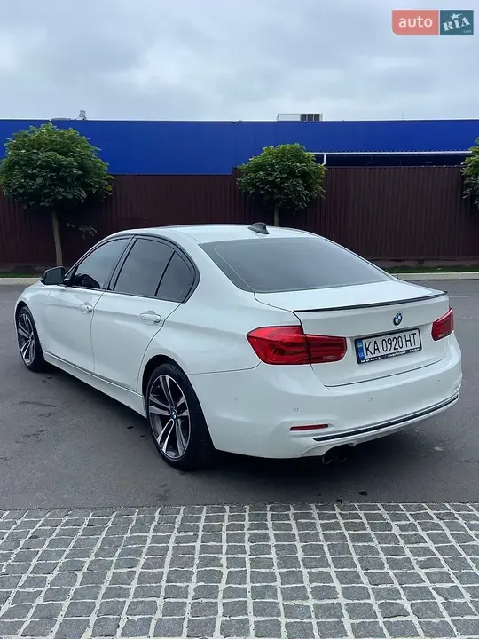 BMW 3 Series 2016 photo 4