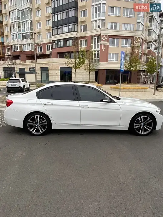 BMW 3 Series 2016 photo 5