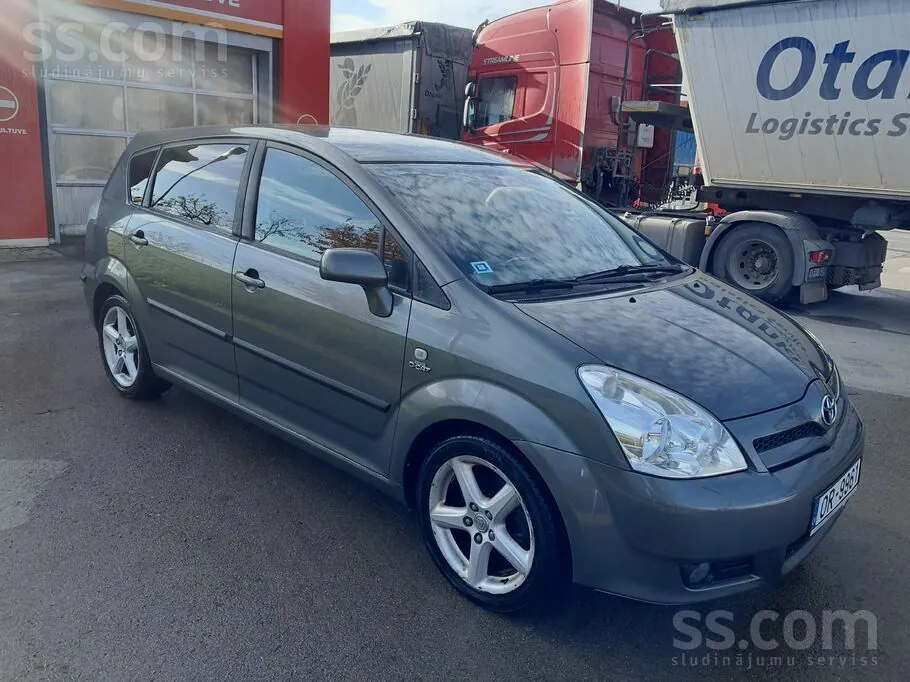 Toyota Corolla Verso 2006 photo 2
