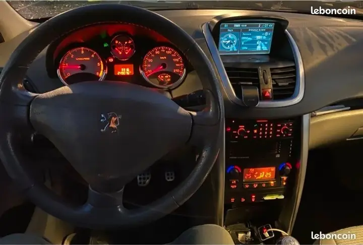 Peugeot 207 2006 photo 3
