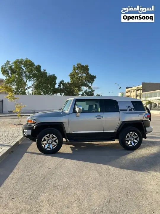 Toyota Fj 2012 photo 3