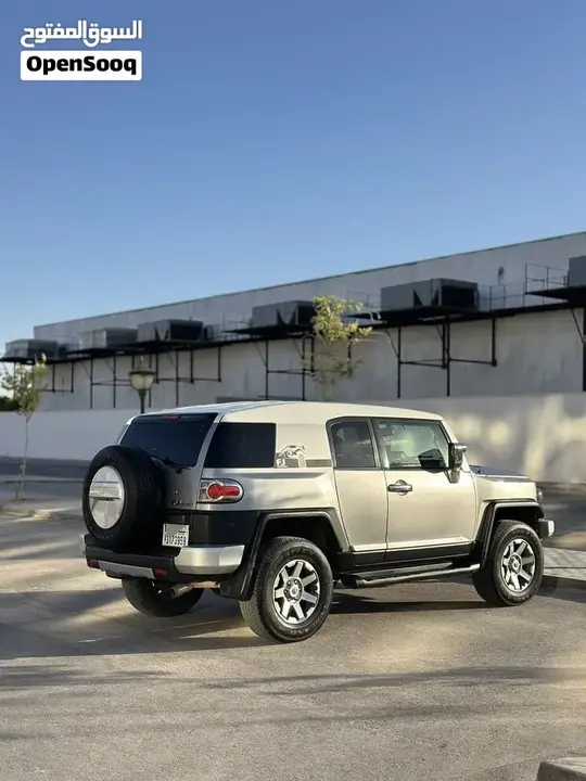 Toyota Fj 2012 photo 2
