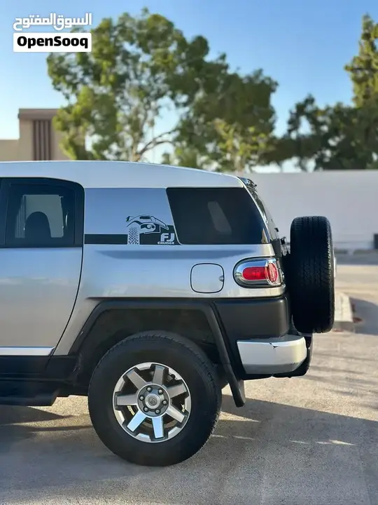 Toyota Fj 2012 photo 4