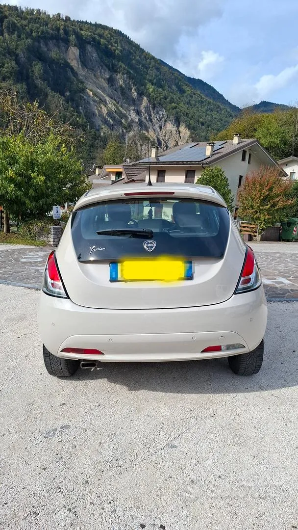 Lancia Ypsilon 2015 photo 3