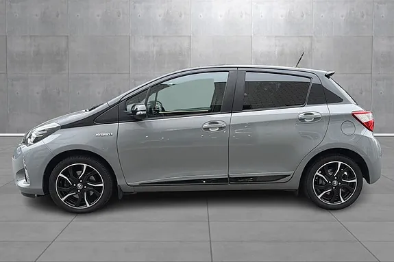 Toyota Yaris 2018 photo 2