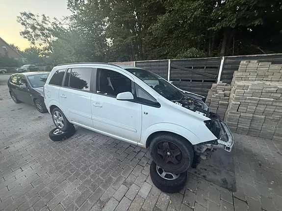 Opel Zafira 2008 photo 2