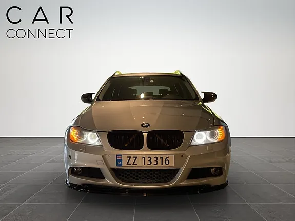 BMW 320D 2009 photo 2