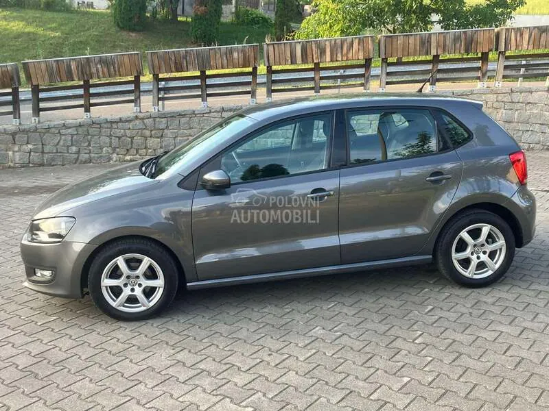 Volkswagen Polo 2011 photo 2