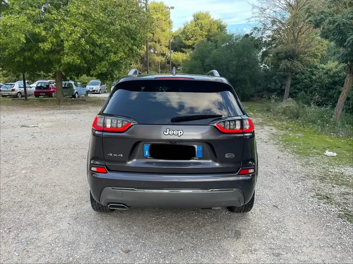 Jeep Cherokee 2019 photo 4