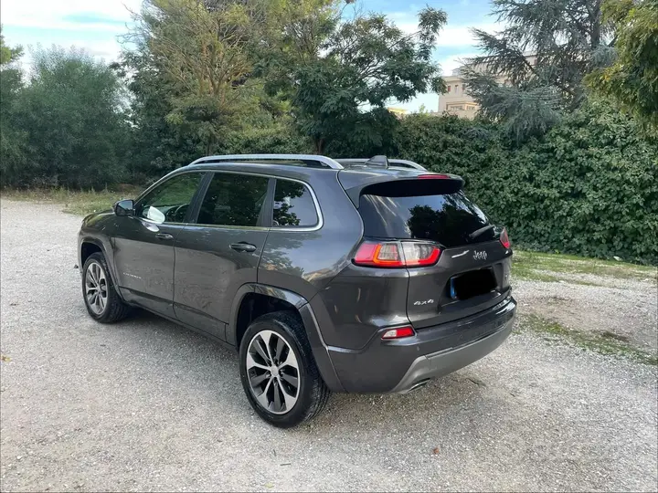 Jeep Cherokee 2019 photo 3