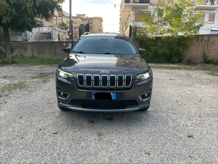 Jeep Cherokee 2019 photo 2