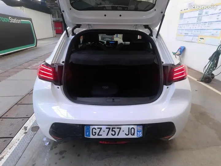 Peugeot 208 2024 photo 5