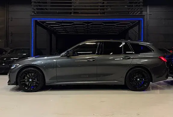 BMW 330E 2021 photo 3