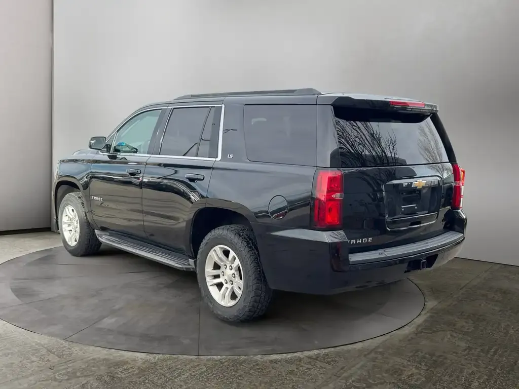 Chevrolet Tahoe 2015 photo 3