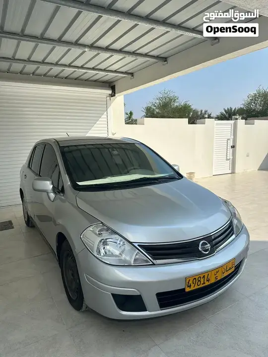 Nissan Tiida 2012 photo 2