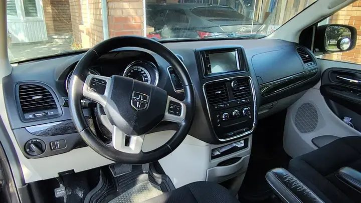 Dodge Grand Caravan 2017 photo 4