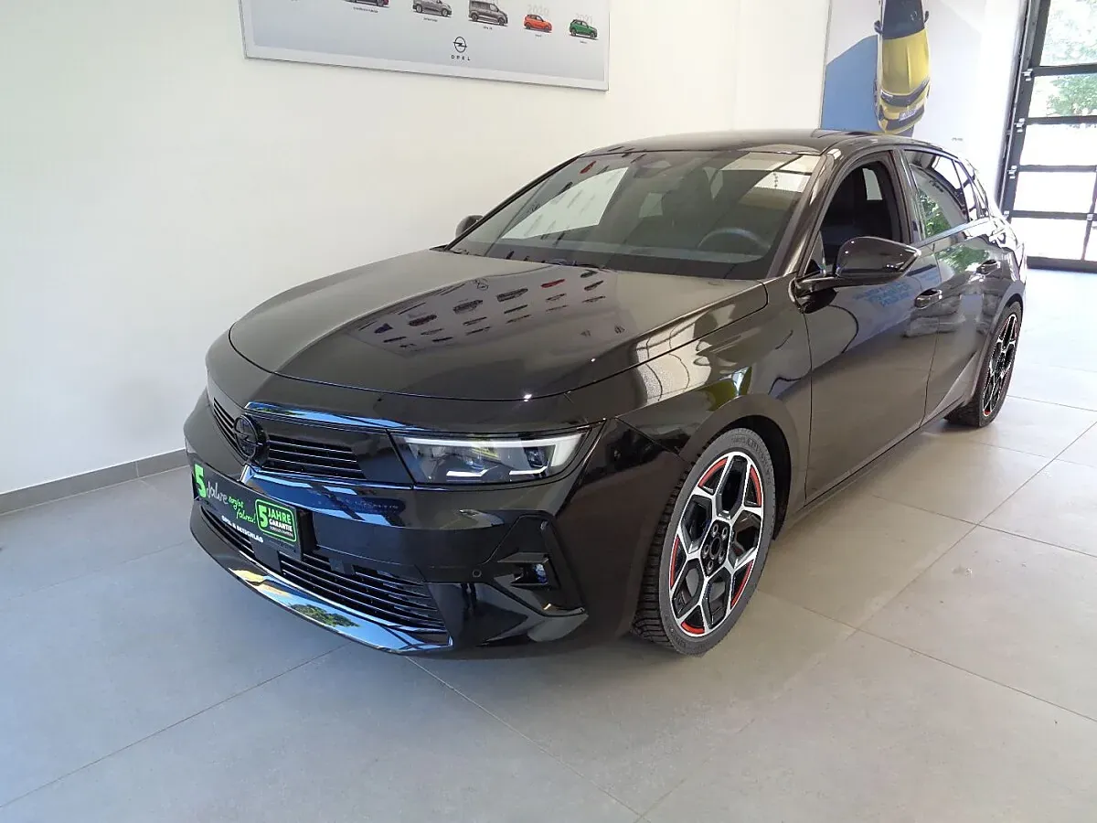 Opel Astra 2023 photo 2
