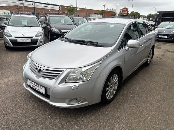 Toyota Avensis 2012 photo 2