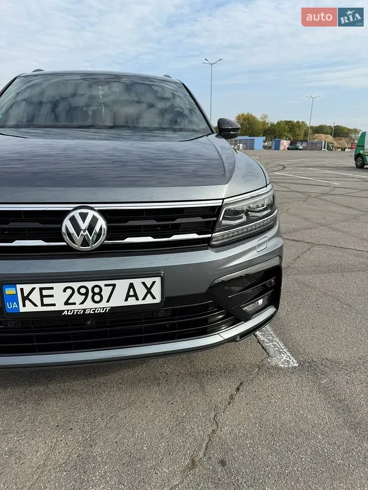 Volkswagen Tiguan 2021 photo 2