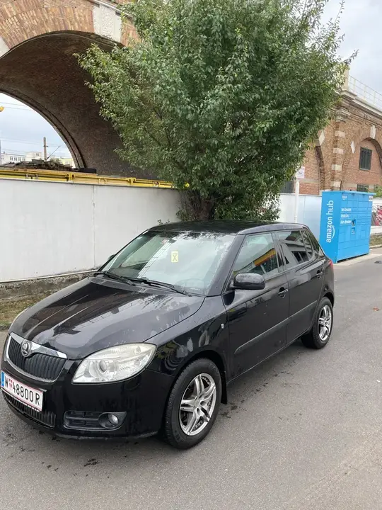 Skoda Fabia 2009 photo 2