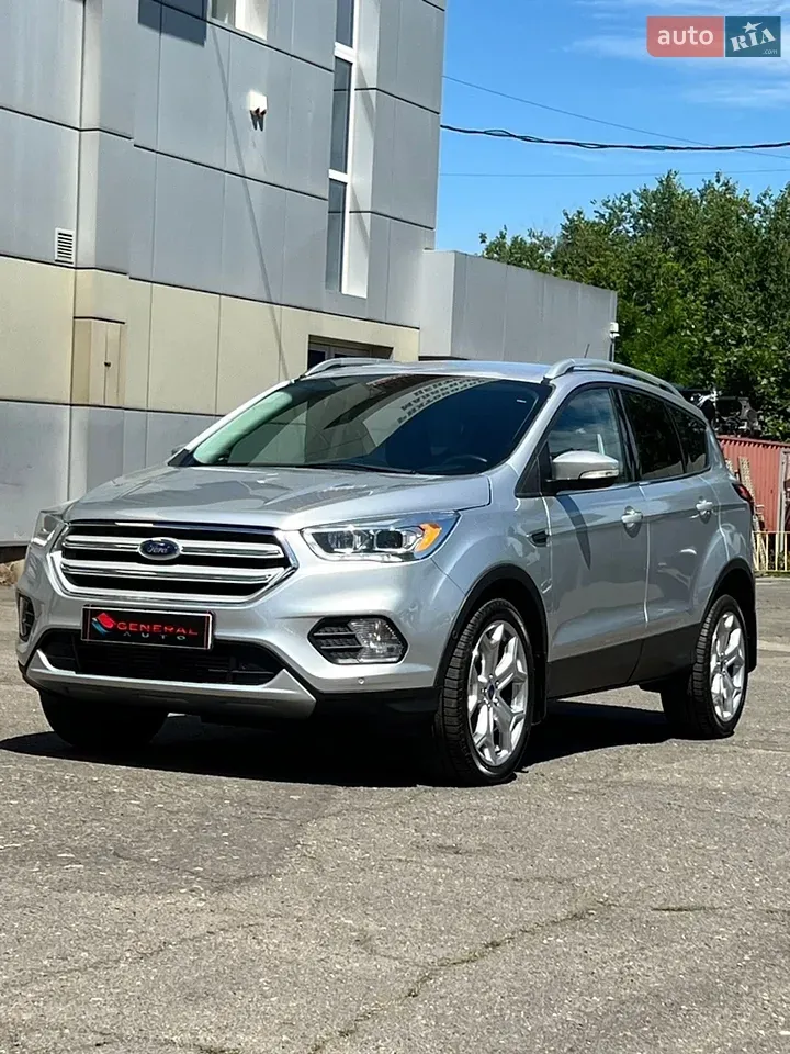 Ford Escape 2019 photo 2